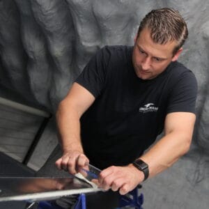 Do It Yourself Workshop ski snowboard, DIY workshop ski onderhoud, DIY workshop snowboard onderhoud, ski waxen workshop, snowboard slijpen workshop, Holmenkol DIY workshop, ski cursus onderhoud, snowboard cursus onderhoud, zelf ski’s waxen en slijpen leren, workshop ski snowboard inclusief lunch. Do It Yourself Workshop Waxen en Slijpen